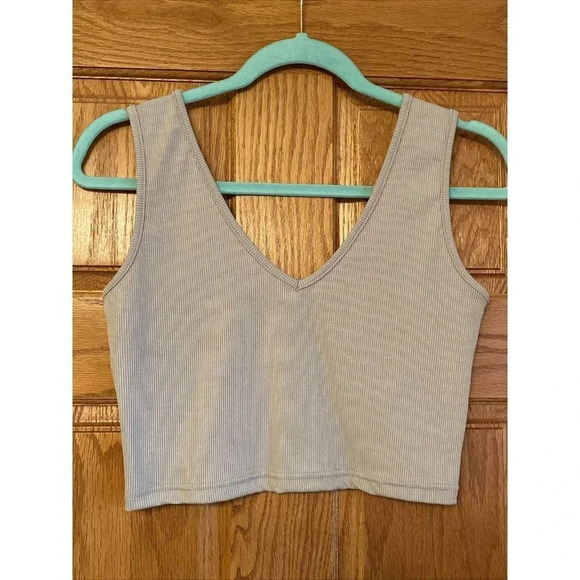 Shein Tan Fitted Stretch Sleeveless Everyday Tank Top Casual M 6 Basic Ribbed - Picture 1 of 5